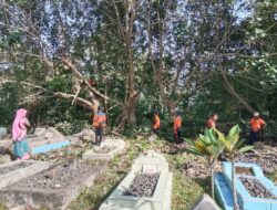 Masuk Musim Penghujan, Pemdes Goa Gandeng BPBD Sumbawa Barat Laksanakan Gotong Royong